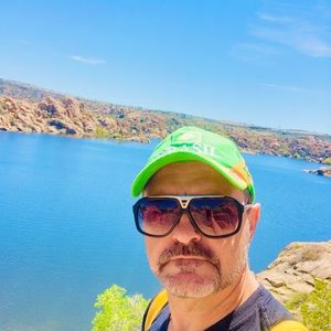 Meet your Posher, Emir